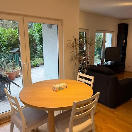 Oase Mit Grosser Terrasse Ihr Gemuetliches Zuhause Im Gruenen Naehe Koeln דירה