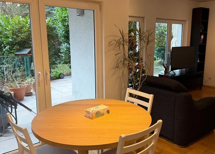 Oase Mit Grosser Terrasse Ihr Gemuetliches Zuhause Im Gruenen Naehe Koeln דירה